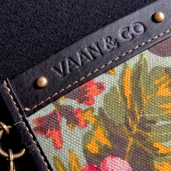 VAAN & CO Sunglass Case - Picture 3 of 5
